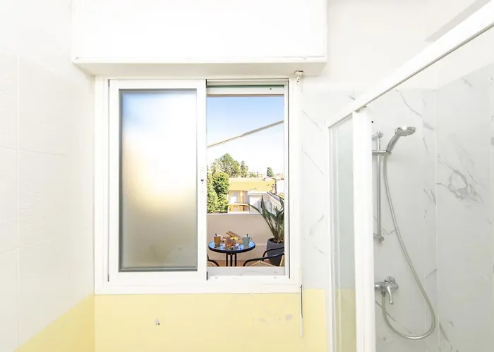 Avec Terrase Dans Le Centre *